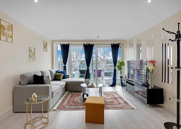 Comfortzone Rentals Ipswich Marina1 2Bed Apt